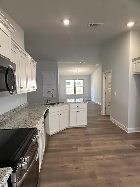 Kitchen - 191 Ridgeway Cir, Crestview, FL 32536 photo 3 of 3