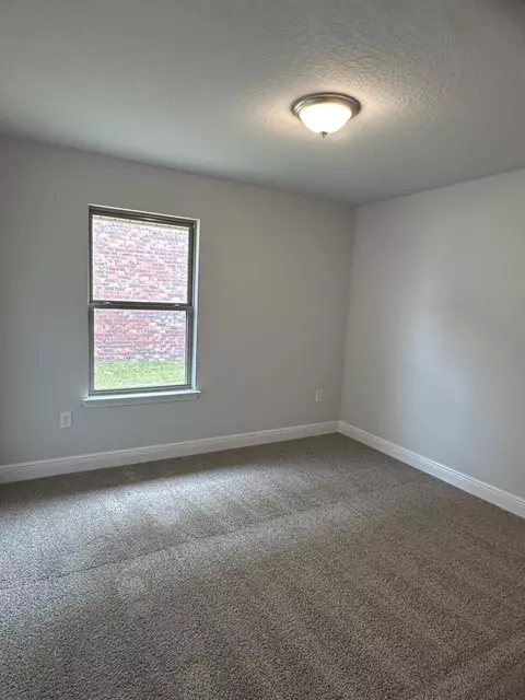Bedroom - 187 Ridgeway Cir, Crestview, FL 32536 photo 2 of 2
