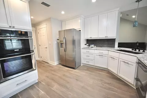 Kitchen - 202 Shell Dr, Crestview, FL 32536 photo 3 of 3