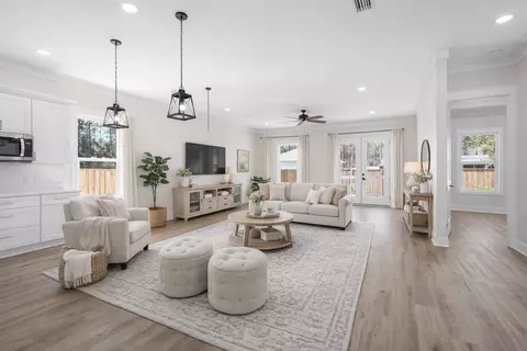 279 S 2nd St, Santa Rosa Beach, FL 32459
