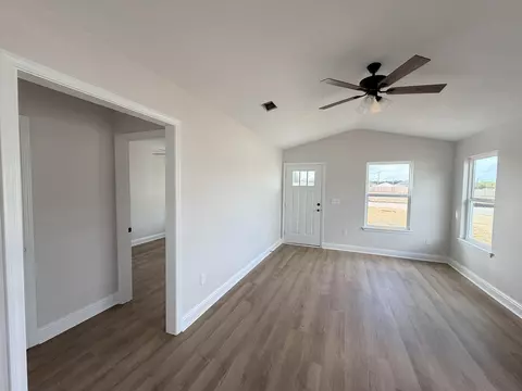 Living - 5433 Bayleaf Dr, Crestview, FL 32539 photo 1 of 1