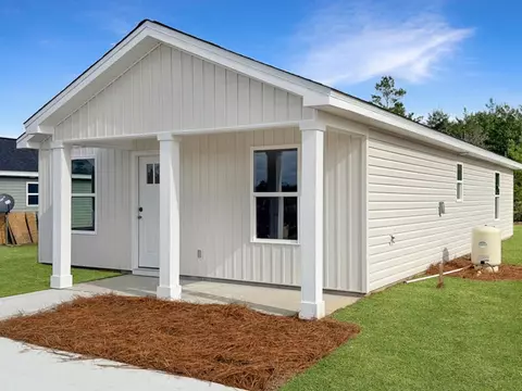 Exterior - 5433 Bayleaf Dr, Crestview, FL 32539 photo 2 of 3