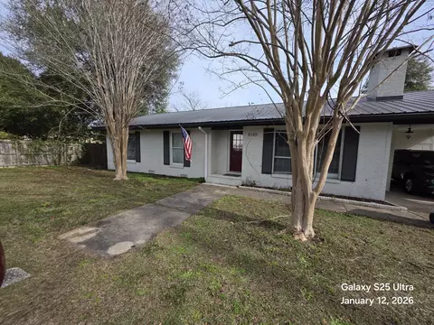 8185 4th St, Laurel Hill, FL 32567