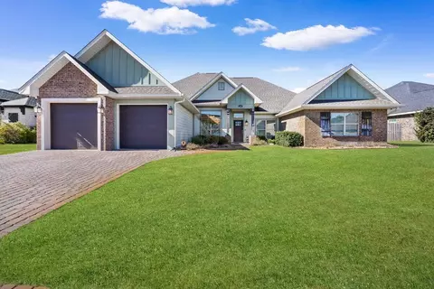 1469 E Shores Blvd, Gulf Breeze, FL 32563