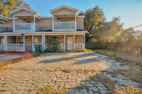 2400 Suwanee Ln, Fort Walton Beach, FL 32547