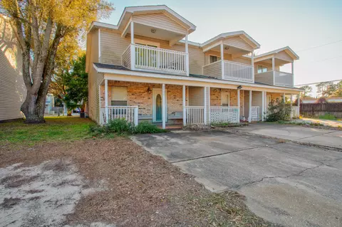 2404 Suwanee Ln, Fort Walton Beach, FL 32547