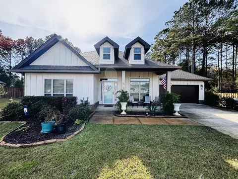 14 Lullaby Ln, Freeport, FL 32439