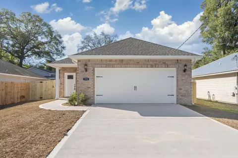 751 E Chestnut East Ave, Crestview, FL 32536