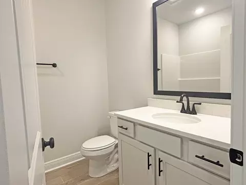 Bath - 331 E Tweet St, Freeport, FL 32439 photo 3 of 3