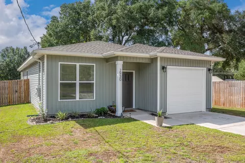 Exterior - 2930 Mccarty Ave, Crestview, FL 32539 photo 4 of 11