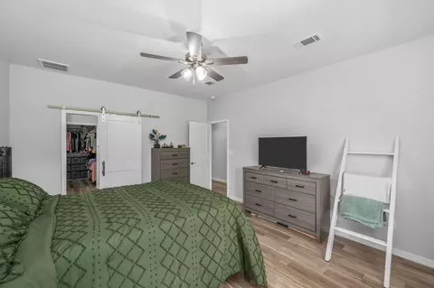Bedroom - 2930 Mccarty Ave, Crestview, FL 32539 photo 3 of 6