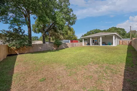 Exterior - 2930 Mccarty Ave, Crestview, FL 32539 photo 9 of 11