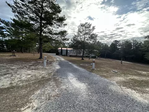 618 Oakridge Rd, Defuniak Springs, FL 32433