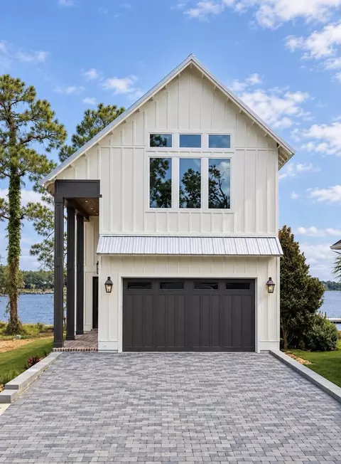 508 Village Oaks Ln, Niceville, FL 32578
