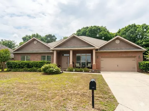 223 Paradise Palm Cir, Crestview, FL 32536
