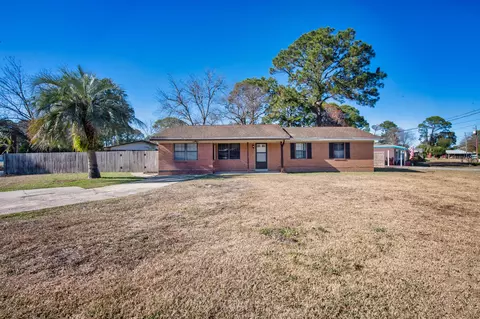 235 SW Deluna Rd, Fort Walton Beach, FL 32548