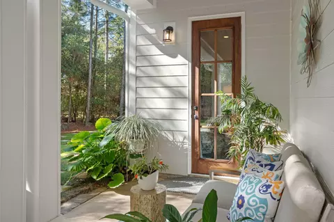 Exterior - 78 E Grizzly St, Freeport, FL 32439 photo 7 of 14