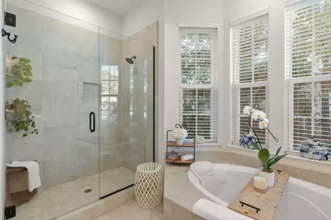 Bath - 78 E Grizzly St, Freeport, FL 32439 photo 4 of 5