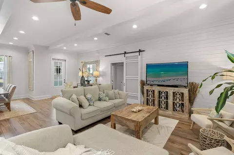 Living - 78 E Grizzly St, Freeport, FL 32439 photo 2 of 3
