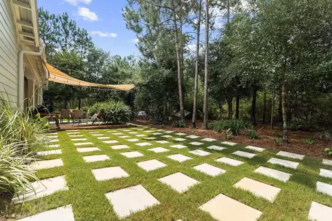 Exterior - 78 E Grizzly St, Freeport, FL 32439 photo 11 of 14