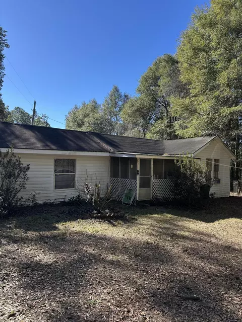 2084 S County Highway 183, Defuniak Springs, FL 32435