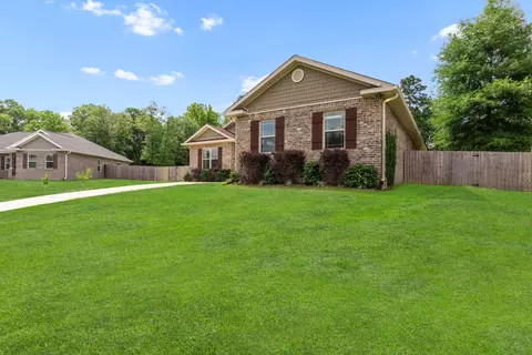 Exterior - 6437 Amanda Ct, Crestview, FL 32536 photo 2 of 9
