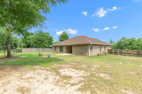 Exterior - 6437 Amanda Ct, Crestview, FL 32536 photo 7 of 9