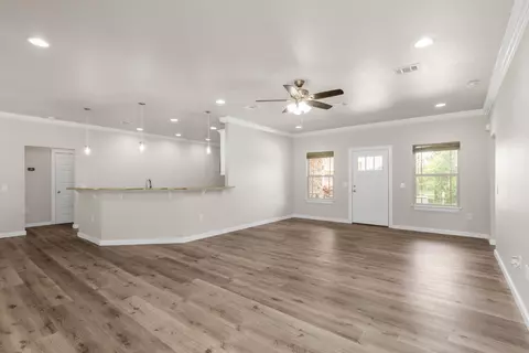 Living - 6437 Amanda Ct, Crestview, FL 32536 photo 1 of 4