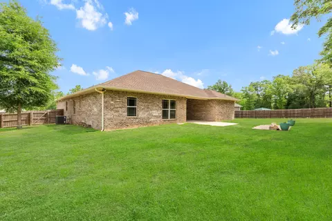 Exterior - 6437 Amanda Ct, Crestview, FL 32536 photo 6 of 9