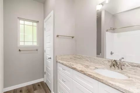 Bath - 6437 Amanda Ct, Crestview, FL 32536 photo 3 of 4