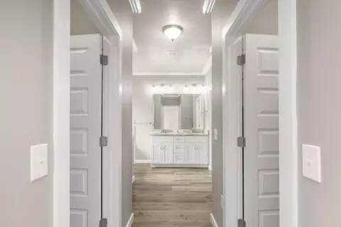 Entry Way - 6437 Amanda Ct, Crestview, FL 32536 photo 4 of 5