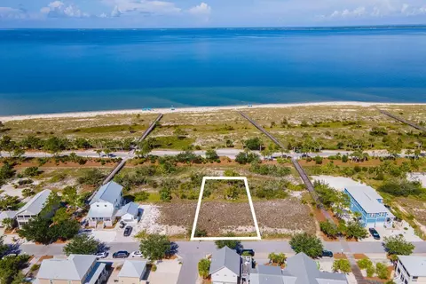 301 Front St, Port St. Joe, FL 32456