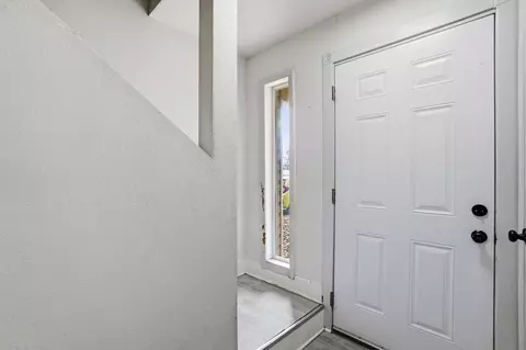 Entry Way - 1636 E 1st Ave, Crestview, FL 32539 photo 1 of 6