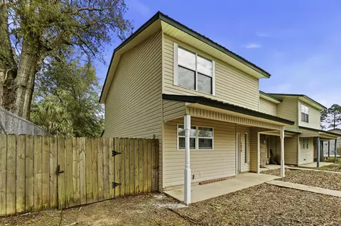 Exterior - 1636 E 1st Ave, Crestview, FL 32539 photo 4 of 12