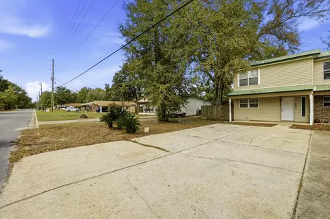 Exterior - 1636 E 1st Ave, Crestview, FL 32539 photo 3 of 12