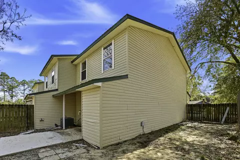 Exterior - 1636 E 1st Ave, Crestview, FL 32539 photo 11 of 12