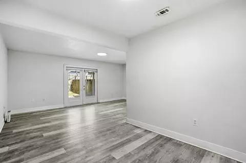 Living - 1636 E 1st Ave, Crestview, FL 32539 photo 2 of 5