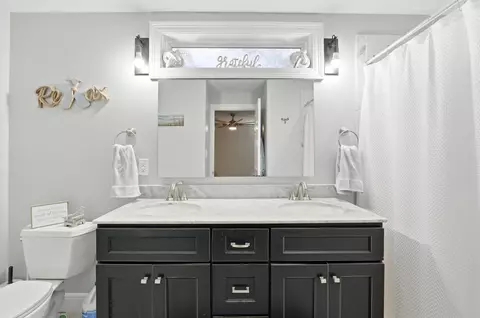 Bath - 85 Marsh Dr, Freeport, FL 32439 photo 1 of 3