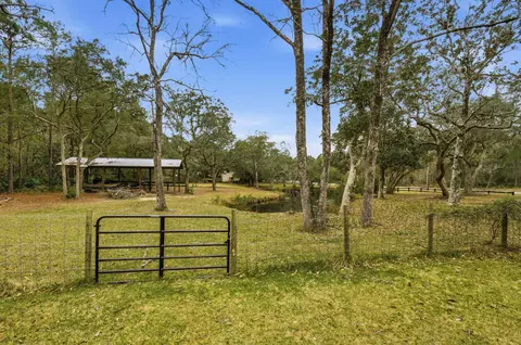 Exterior - 85 Marsh Dr, Freeport, FL 32439 photo 6 of 7
