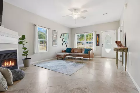 2457 S Lakeview Dr, Crestview, FL 32536