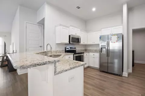 Kitchen - 109 Ridgeway Cir, Crestview, FL 32536 photo 1 of 3