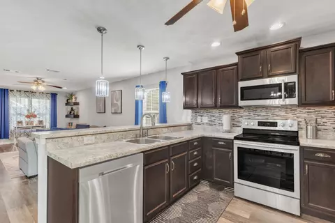 Kitchen - 503 Eisenhower Dr, Crestview, FL 32539 photo 3 of 4