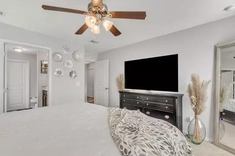 Bedroom - 503 Eisenhower Dr, Crestview, FL 32539 photo 9 of 11