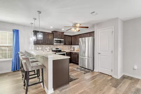 Kitchen - 503 Eisenhower Dr, Crestview, FL 32539 photo 4 of 4