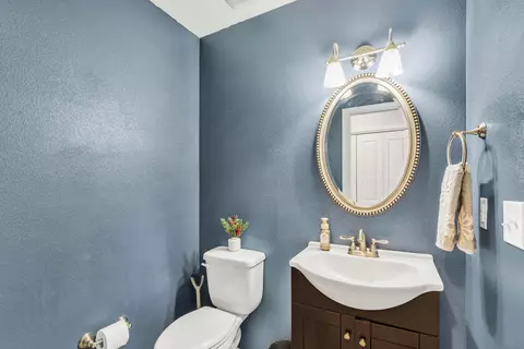 Bath - 503 Eisenhower Dr, Crestview, FL 32539 photo 5 of 5