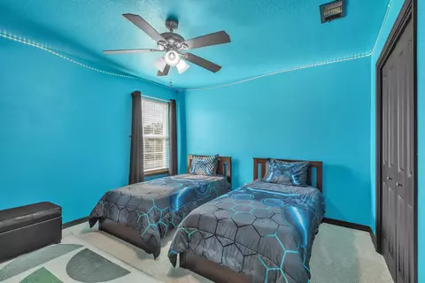 Bedroom - 503 Eisenhower Dr, Crestview, FL 32539 photo 2 of 11