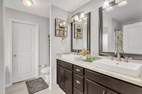 Bath - 503 Eisenhower Dr, Crestview, FL 32539 photo 4 of 5