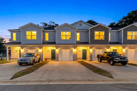 319 Carmel Dr #4, Fort Walton Beach, FL 32547