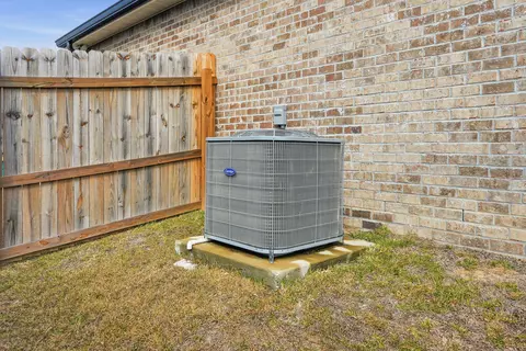 Exterior - 4631 Jayhawk Dr, Crestview, FL 32539 photo 9 of 13