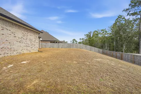 Exterior - 4631 Jayhawk Dr, Crestview, FL 32539 photo 7 of 13